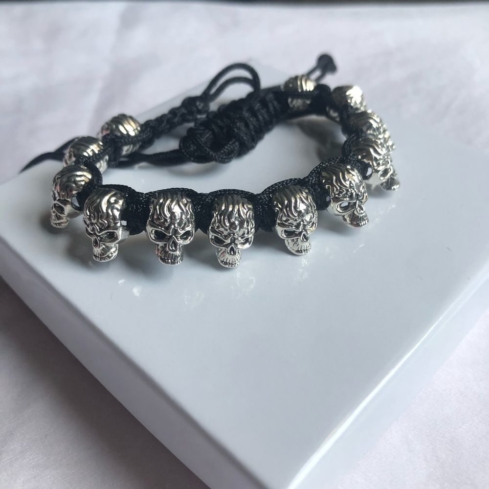 Gothic Style Adjustable Silver Skull Bracelet - Picture 5 of 5
